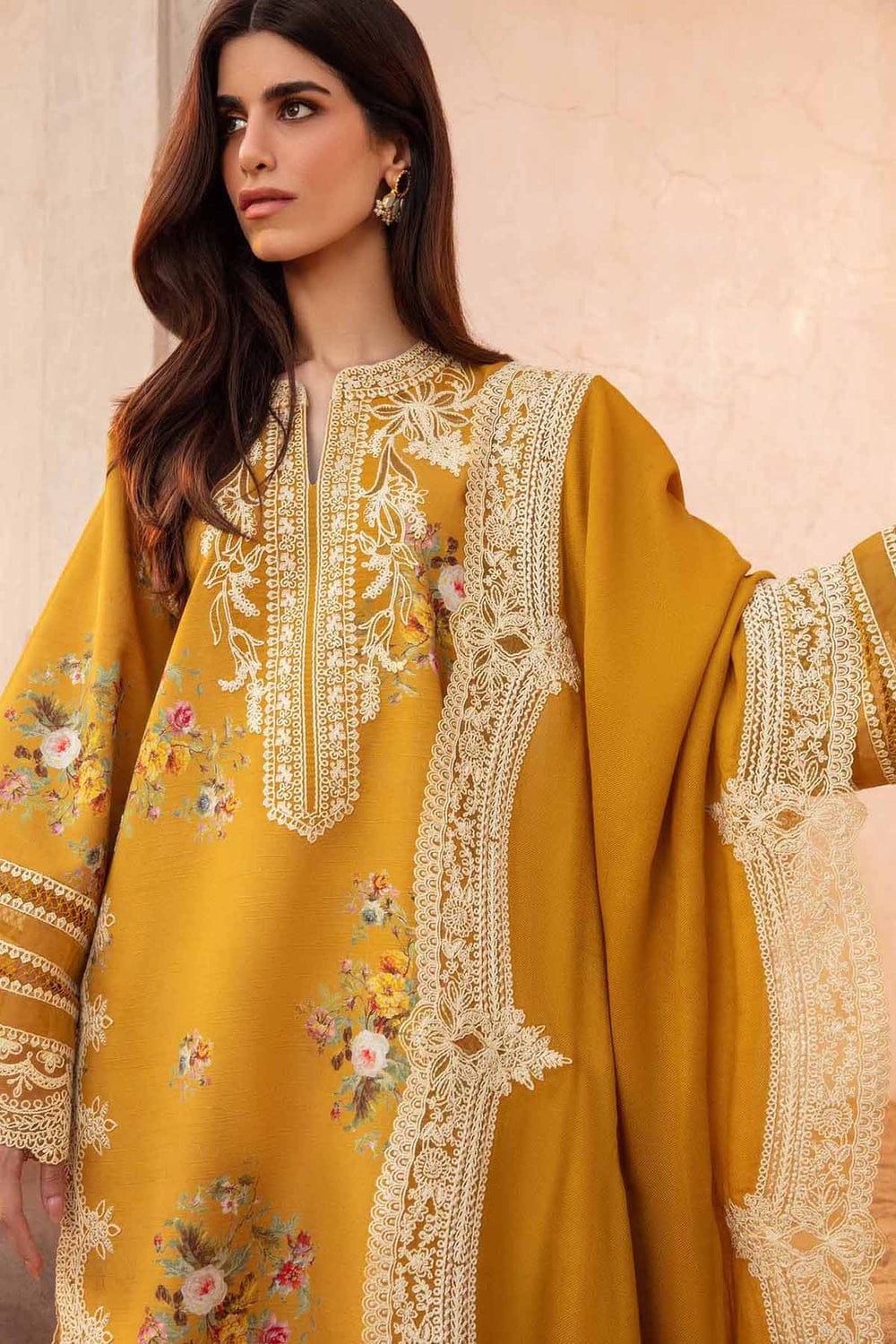 Luxury Eid Collection 3-Piece Embroidered Suit By CRIMSON